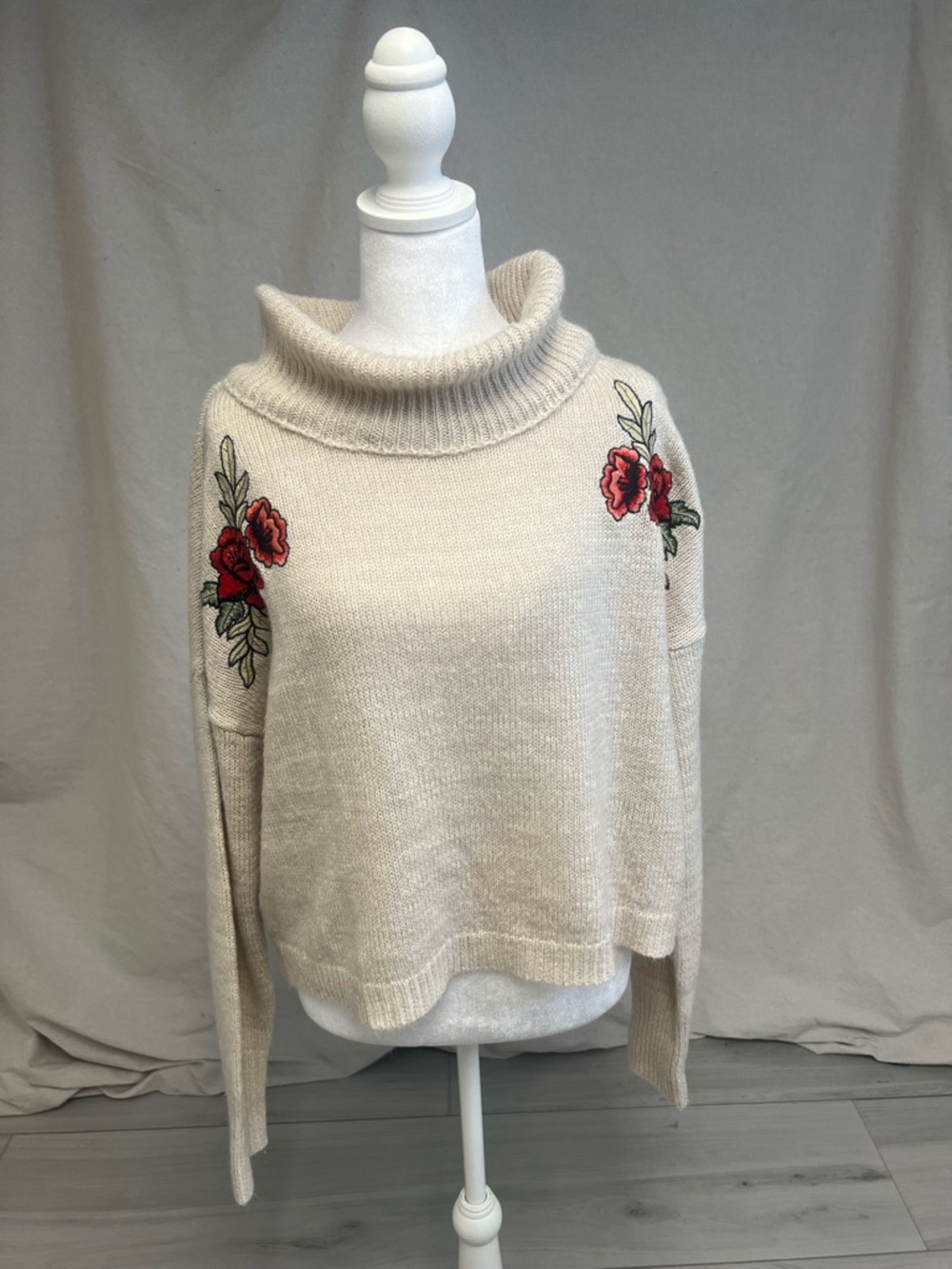 Vintage Embroidered Red Rose Floral Sweater Sz L Derby Grandmacore Cottagecore